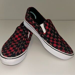Vans Comfycush Slip On red black plaid check men’s shoe skater school size 10